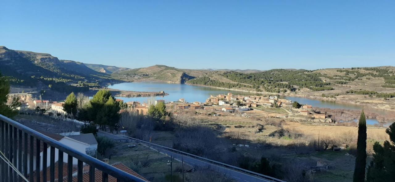 Apartamentos Rurales La Posada De Donato นูเอวาลอส ภายนอก รูปภาพ